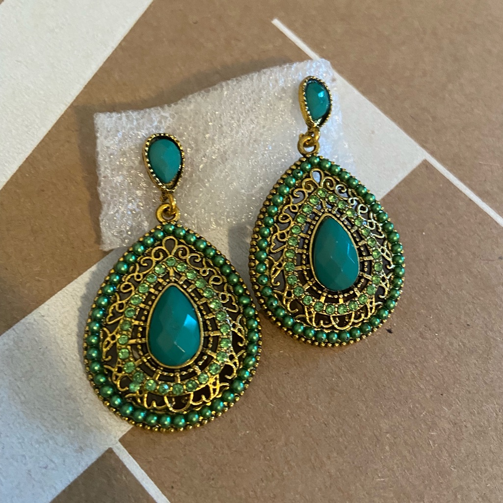 New Earrings 12$